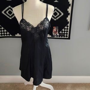 🖤 Vintage Y2K Victoria's Secret White Label Ladie's Black Satin/Lace Chemise, M